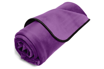 Fascinator Splashproof Throws, Bedroom Furniture by Liberator – shown in product photo 